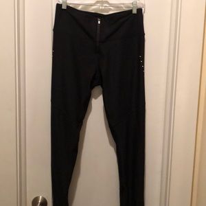 Cute cute Mondetta athletic leggings size Medium